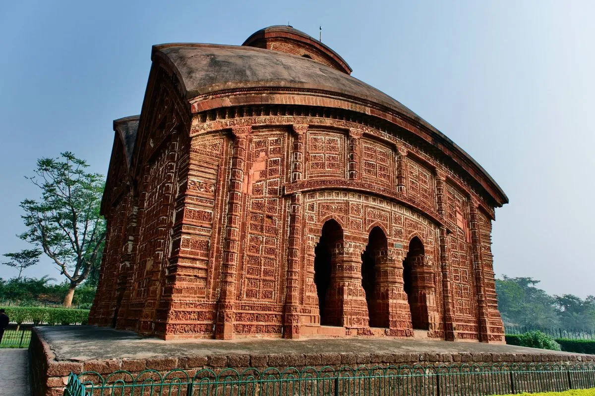 Kingdom of Clay, Sarees, and Song: An In-depth Tour of Bishnupur's Heritage, Temples, and Arts